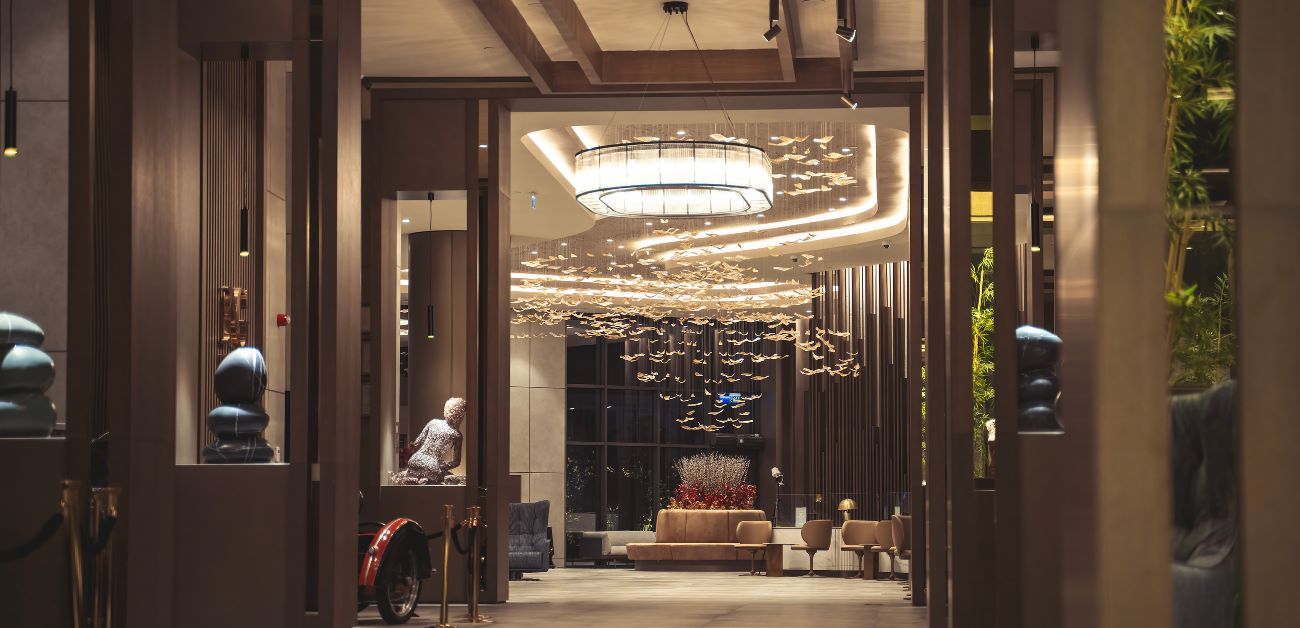 High-end hotel lobby feature wall designed for long-term durability and return on investment