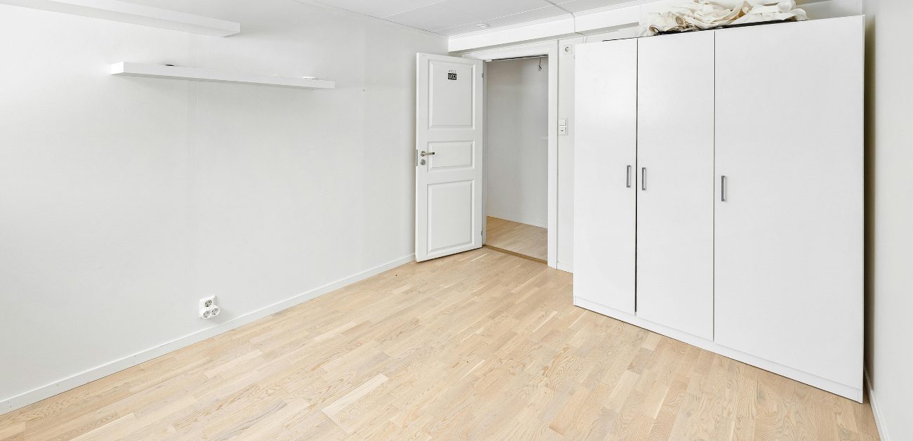 Commercial interior using recycled content vinyl flooring for sustainable design